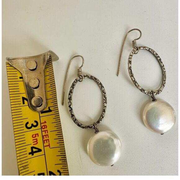 Sterling silver mother of pearl drop earrings - Picture 8 of 10